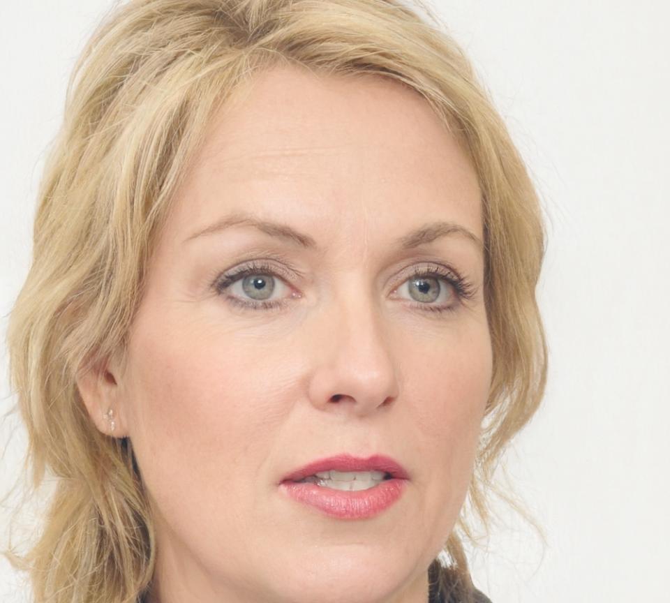 Raven Thorne, Financial Performance Analyst